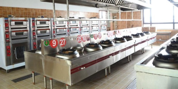 餐飲店廚房允許裝空調嗎？